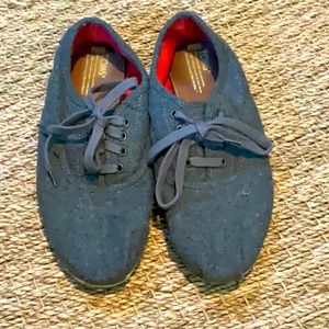 Grey Lace-up 9.5W Sized Toms Shoes